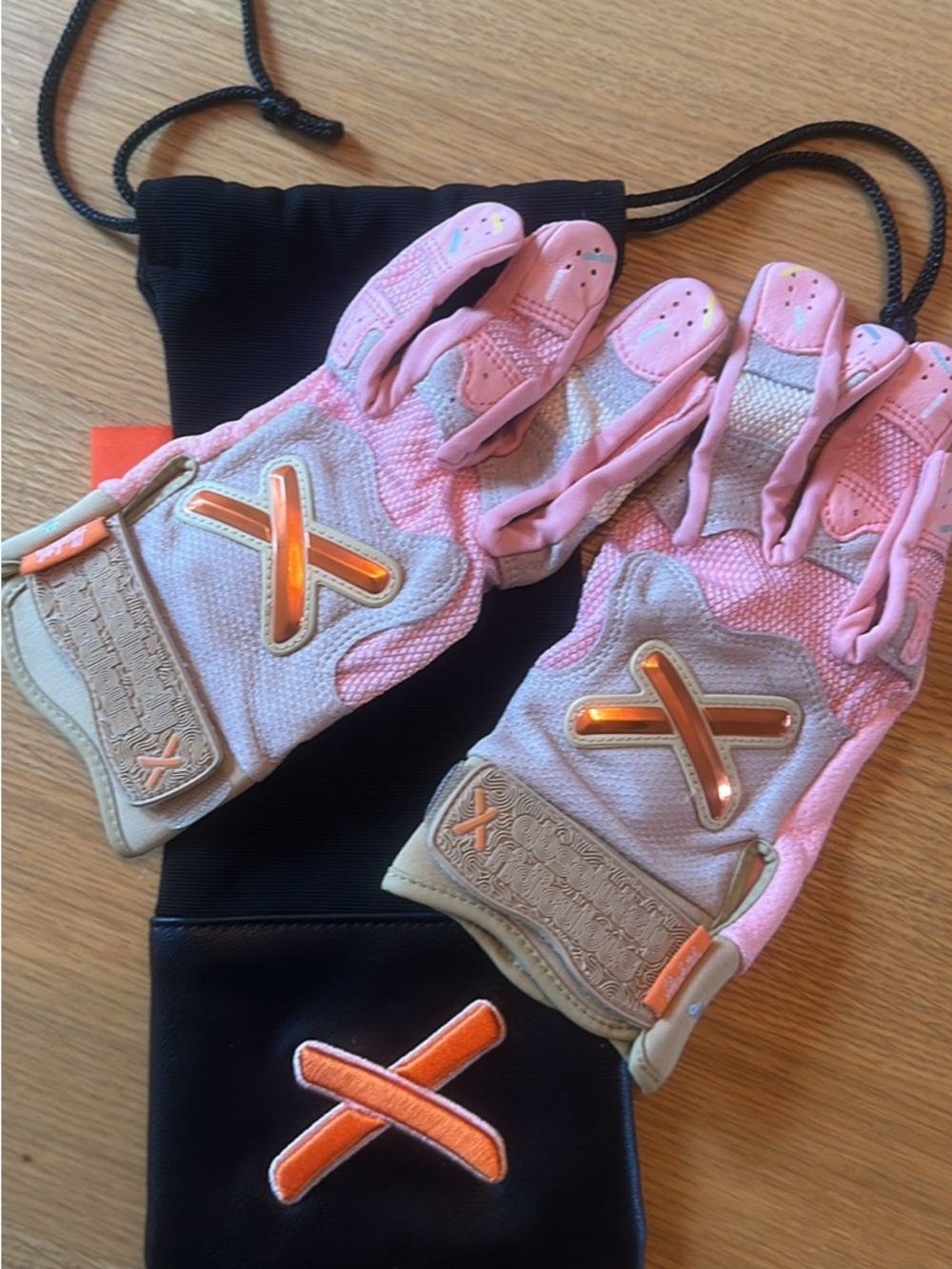 Aria batting gloves